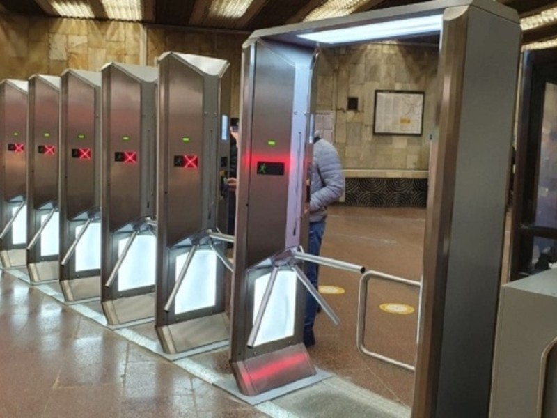 5 технологічних рішень, які мають покращити сервіс для пасажирів метро Києва у 2024 році