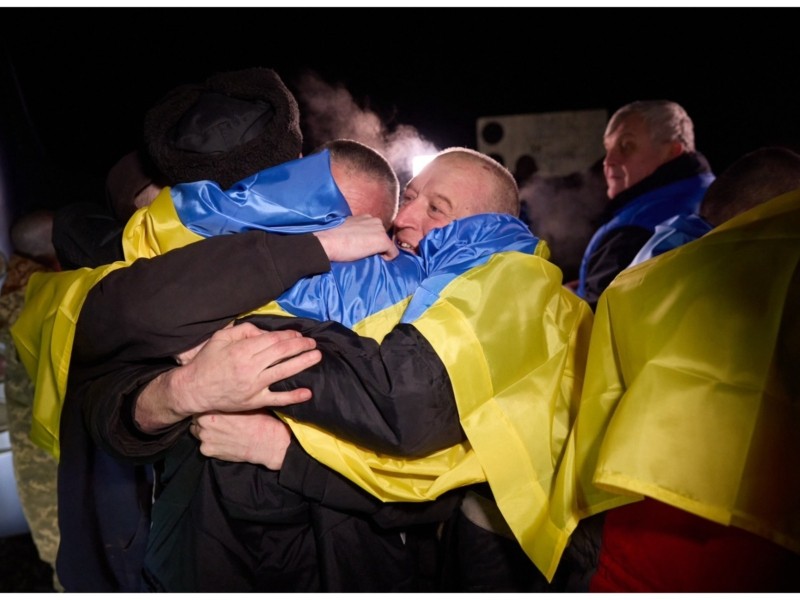 В Україну з полону повернули понад 200 наших воїнів і цивільних