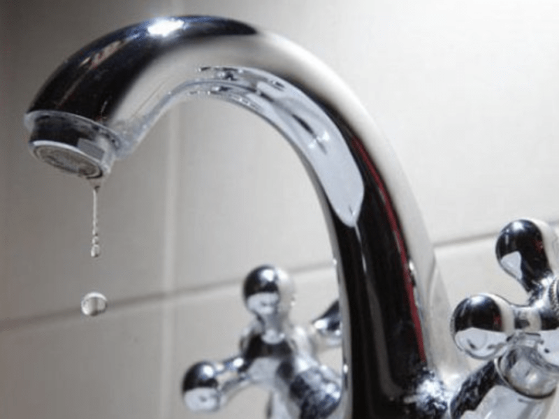 Жителі Борщагівки все ще залишаються без води через нічну аварію на водопроводі