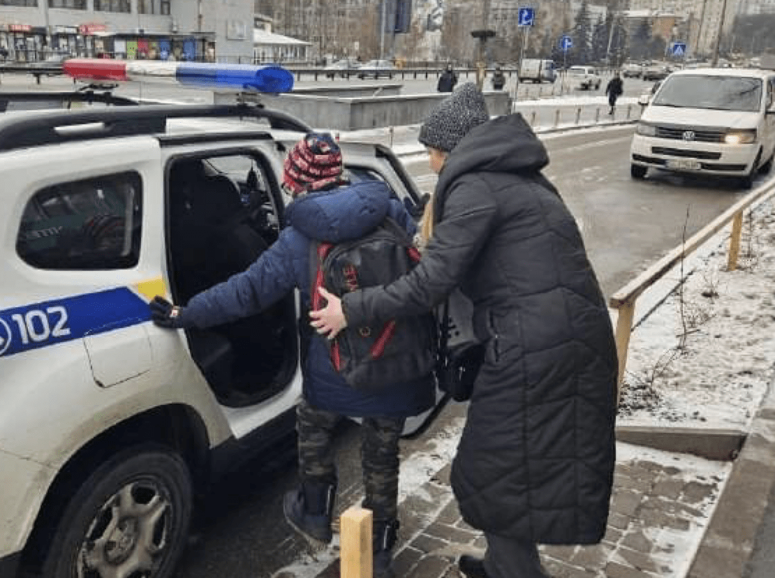 Катався вулицями міста: у Києві оперативно розшукали зниклого хлопчика