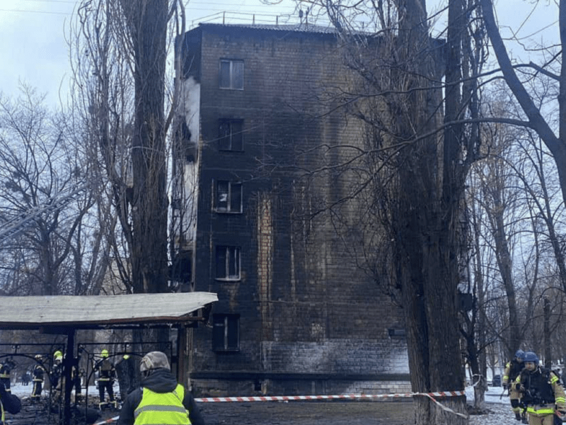 Атака на Київ: постраждали 18 людей, зруйновані будівлі у кількох районах міста