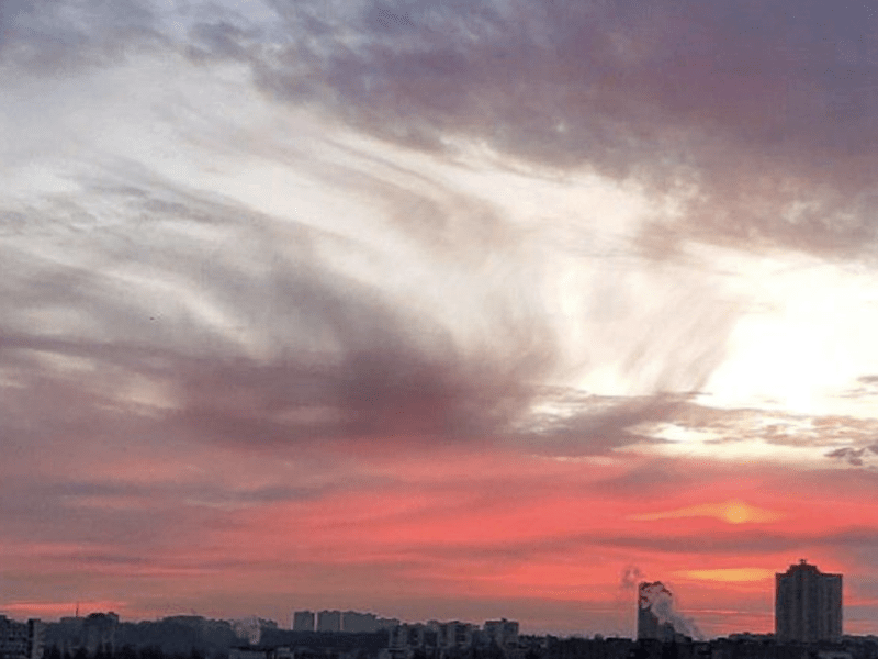 Незвичайні хмари спостерігали вранці у Києві