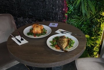 Місце для душевних розмов, смачної їжі та авторських напоїв: на Теремках відкрилось нове сімейне кафе