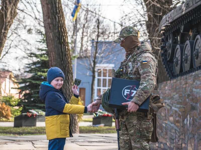 А що ти зробив для перемоги: 8-річний хлопчик з Києва купив дрон для військових замість омріяної іграшки