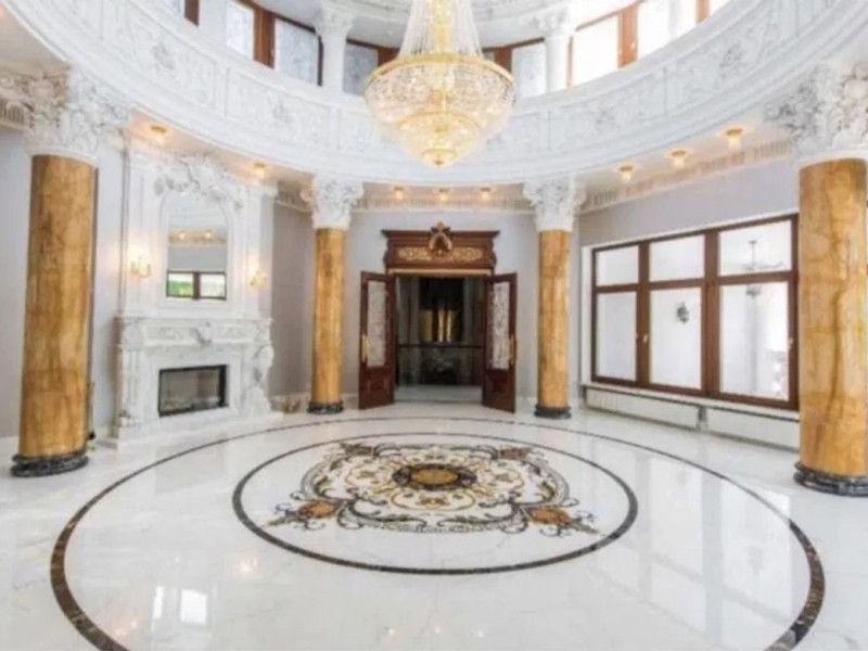 П’ять поверхів розкоші: у столиці виставлено на продаж будинок, ціна якого приголомшує