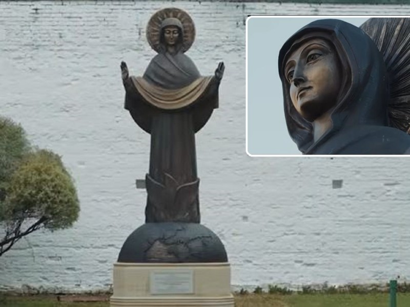 На території Софії Київської встановлено статую Покрови, що обіцяла захист під час війни – як сталося чудо