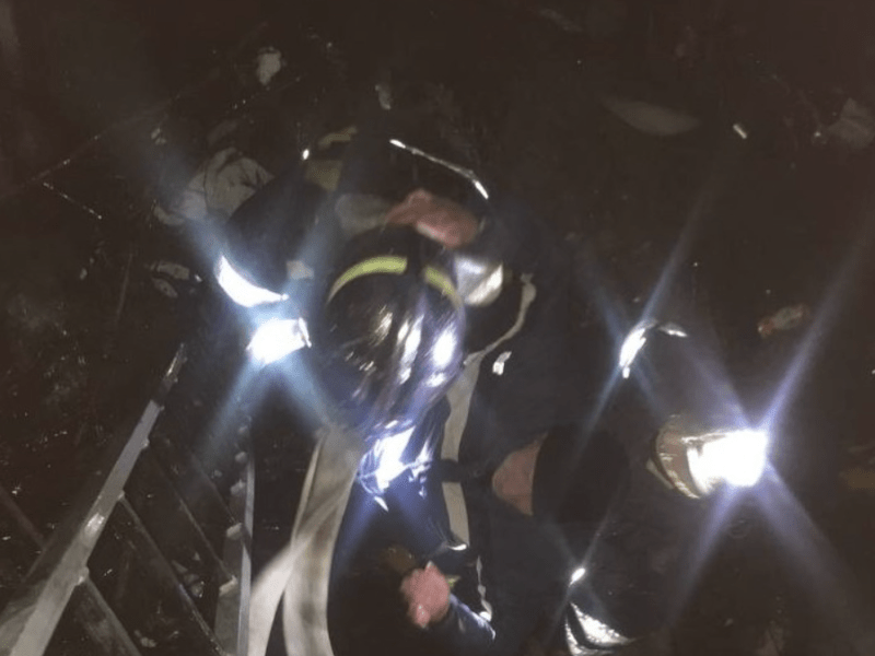 На Київщині чоловік впав в переливний колодязь дамби: рятувальники прийшли на допомогу