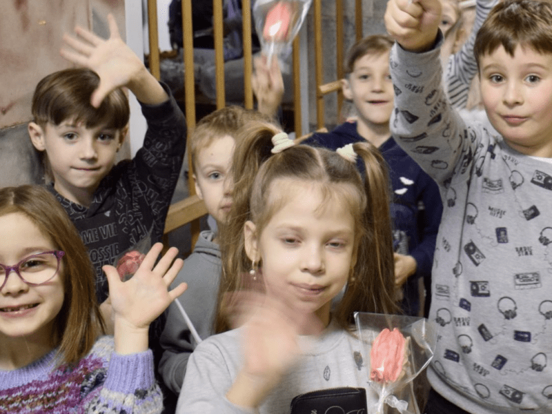 Учні Бучанського ліцею на благодійному ярмарку зібрали для ЗСУ більше 50 тисяч гривень