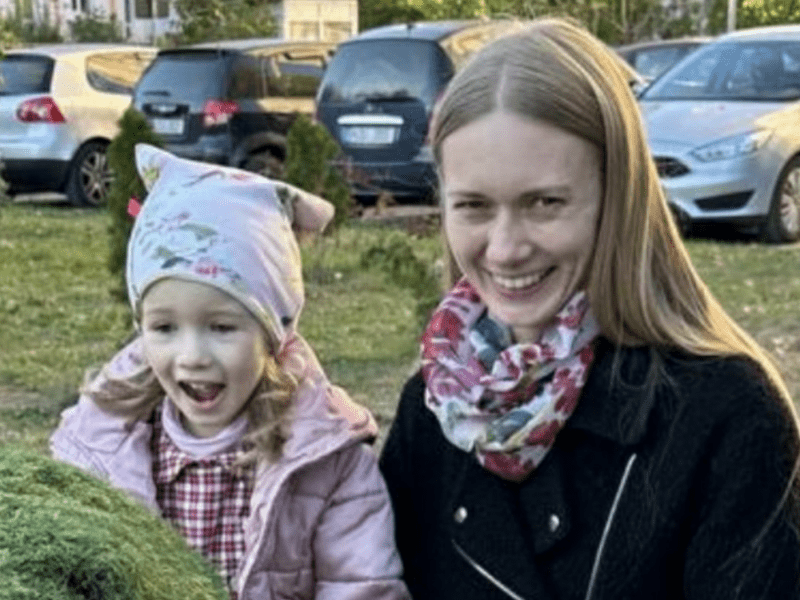 Не виходять на зв’язок: рідні розшукують маму та дочку Созонових з Києва