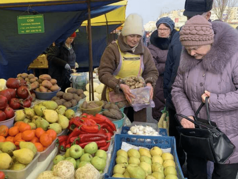 У шести районах столиці сьогодні проходять ярмарки: де купити свіжі овочі та фрукти