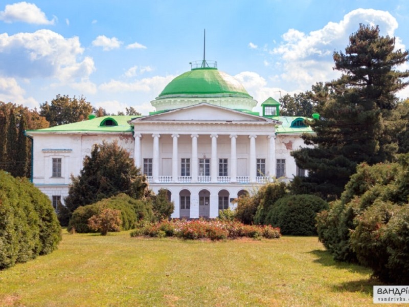 Американці фінансують створення фільму про палац в Сокиринцях за 200 км від Києва, схожого на резиденцію президента США