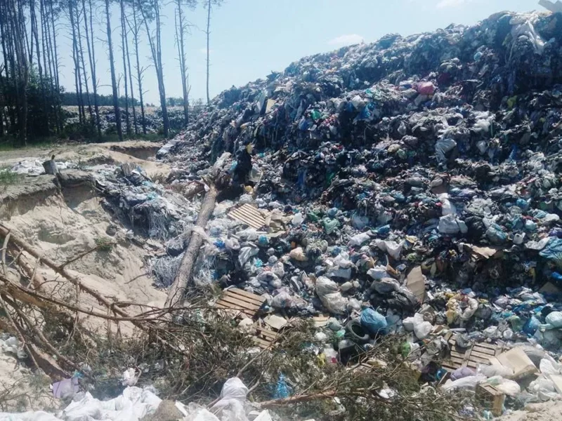 Незаконна утилізація сміття завдала багатомільйонних збитків Бородянській громаді