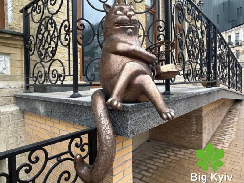 Нове життя Кота Бегемота на Андріївському узвозі – скульптор розкрив таємниці створення містичного чотирилапого