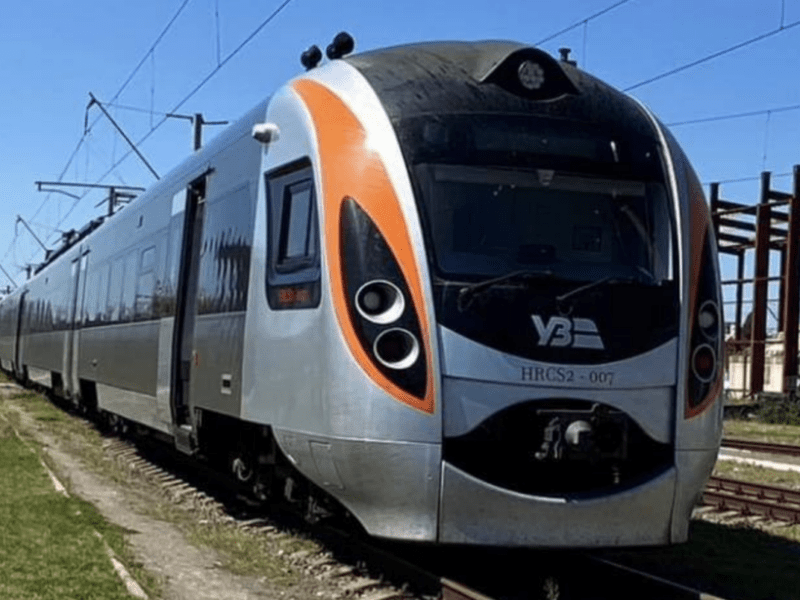На шкільні канікули з Києва до Львова призначили додатковий поїзд