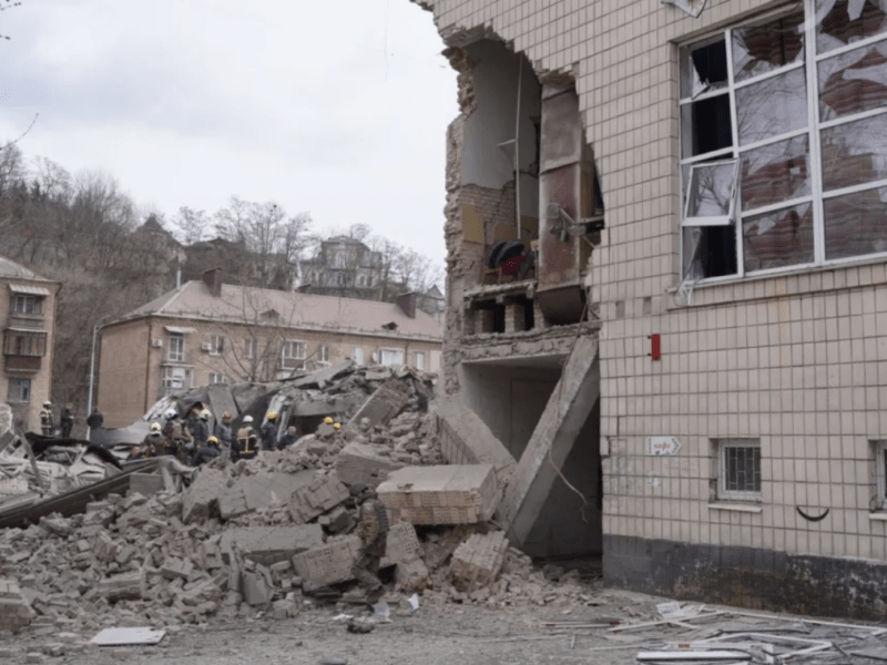 У Києві збільшилась кількість постраждалих після ранкового обстрілу