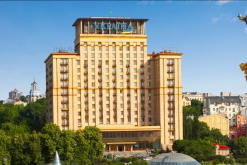 Як замість “хмарочосу” Гінзбурга у Києві з’явилася перша висотна споруда – готель “Україна”