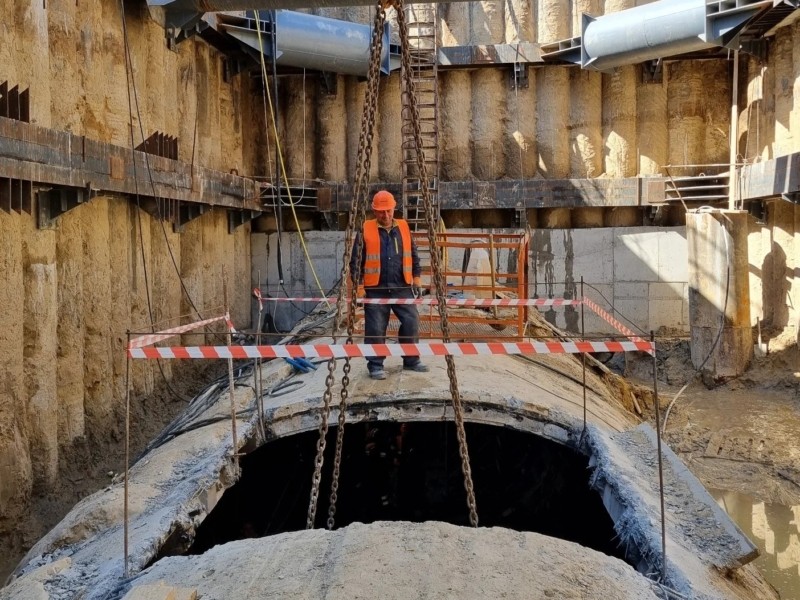 Новий етап ремонту: будівельники розкрили аварійний тунель між “Деміївською” і “Либідською”