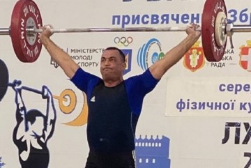 Киянин став рекордсменом на чемпіонаті України з важкої атлетики серед ветеранів спорту