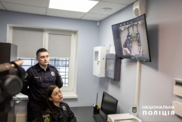 У відділку поліції на Київщині запрацювала автоматизована система, яка фіксує дії правоохоронців і затриманих