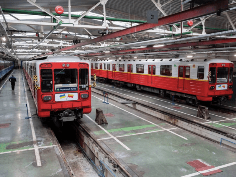 Київ віддячив Варшаві за подаровані вагони метро: сюрприз був несподіваним