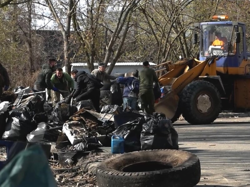 У Голосіївському районі прибрали берегову лінію затоки Галера