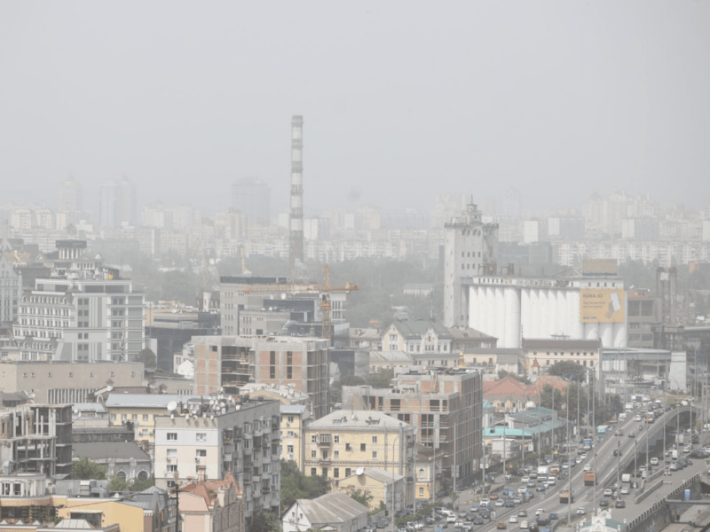 Україну накриває пил із Сахари: якість повітря на Київщині суттєво погіршиться
