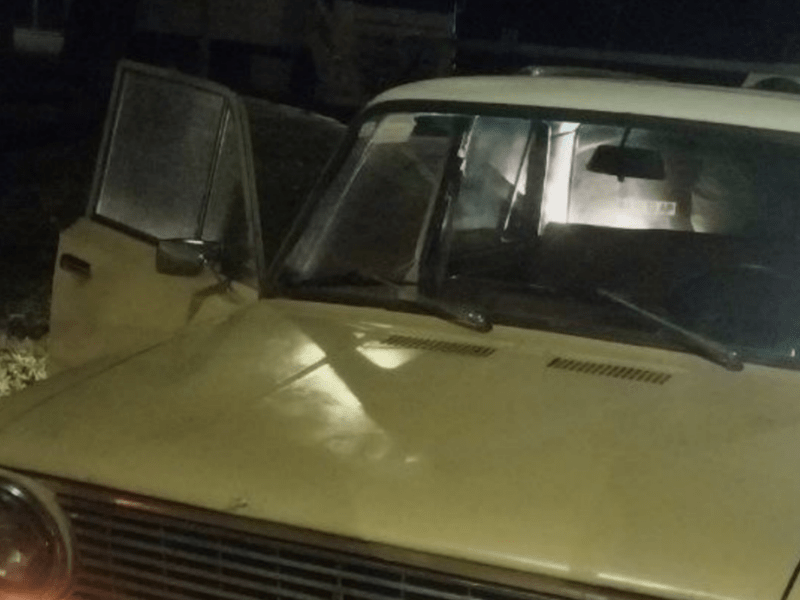 У Києві водій «Жигулів» возив друзів на даху автівки