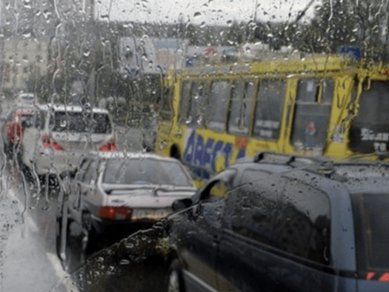 Яка погода чекає киян у четвер: зливи прогнозують у столиці