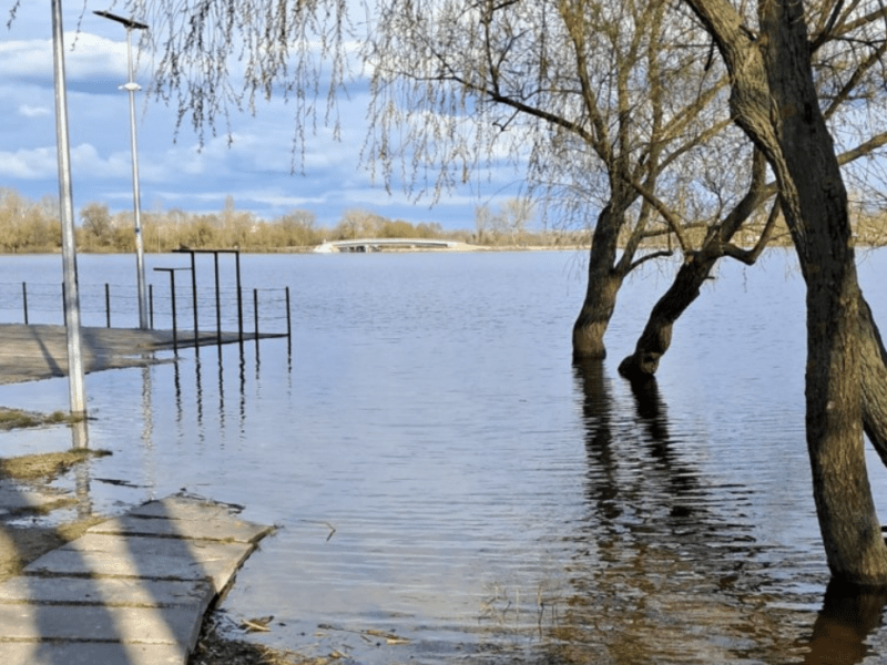 Вода у Дніпрі в межах Києва піднялась до рекордного рівня