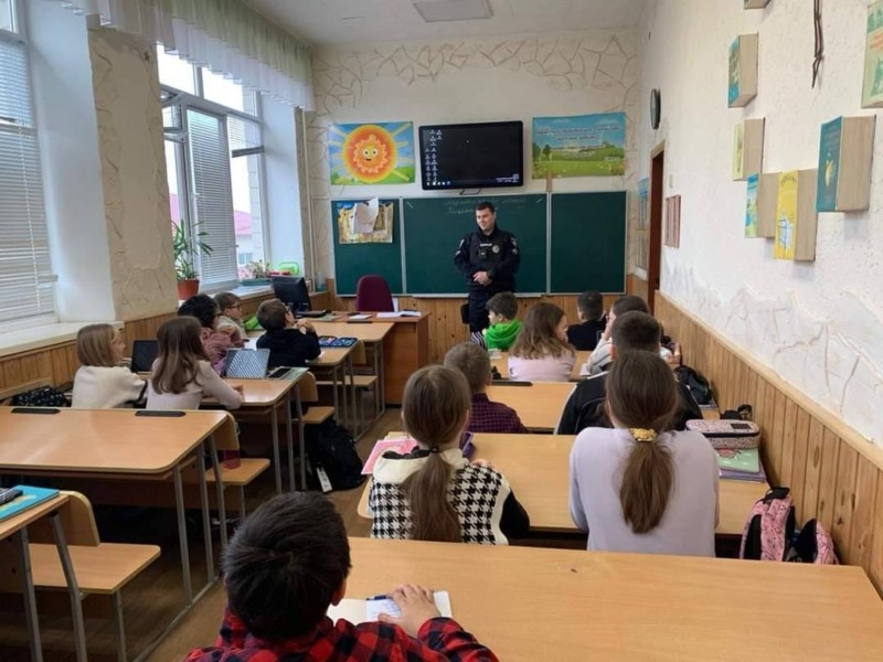 Офіцери безпеки з’являться ще в 94 школах Київщини