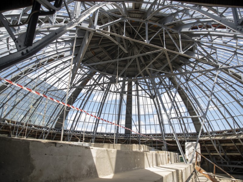 Скляний купол Будинку вчителя повністю відновили після вибуху ракет – фото