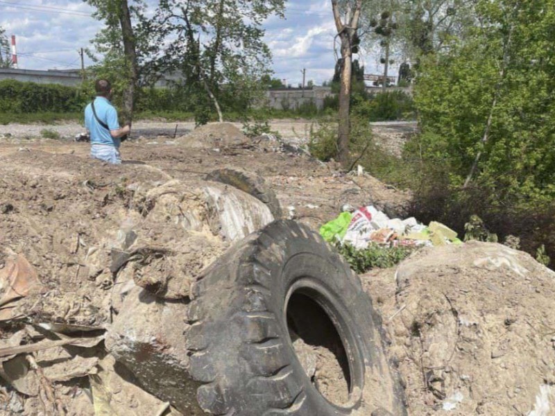 На рекреаційних землях у Голосієві виявили стихійне сміттєзвалище