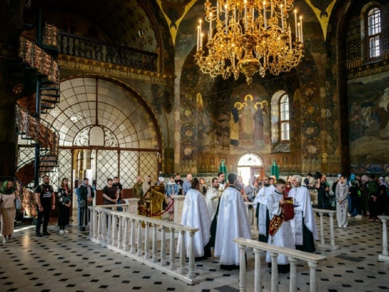 У Києво-Печерській лаврі молились за оборонців Маріуполя, яких вже 2 роки тримають в полоні РФ