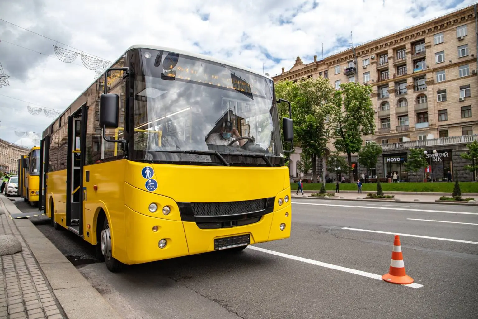 У червні у громадському транспорті Києва встановлять нові кондиціонери