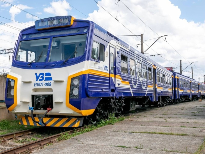 Для економії електроенергії “Укрзалізниця” скоригує графіки руху 74 приміських електропоїздів – що відомо