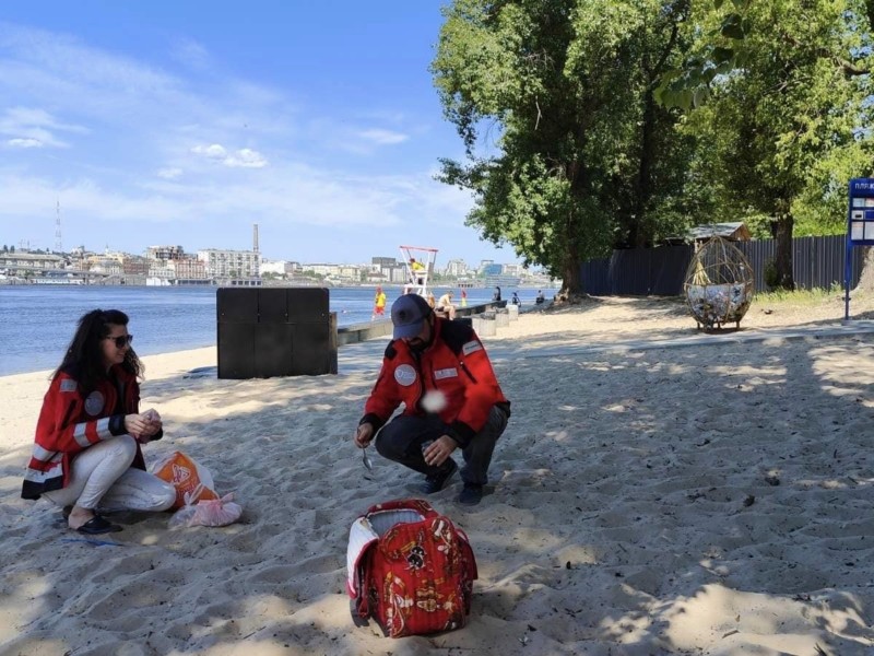 Киянам не рекомендують відвідувати пляжі, та все ж у зонах відпочинку почали регулярно моніторити якість води та піску