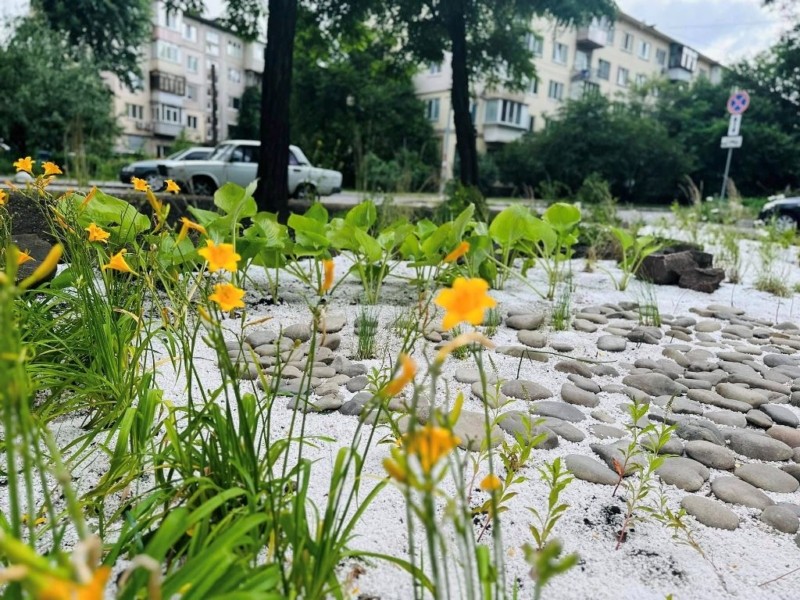 Боротьба із підтопленням вулиць під час злив: у Дніпровському районі з’явився перший дощовий садок
