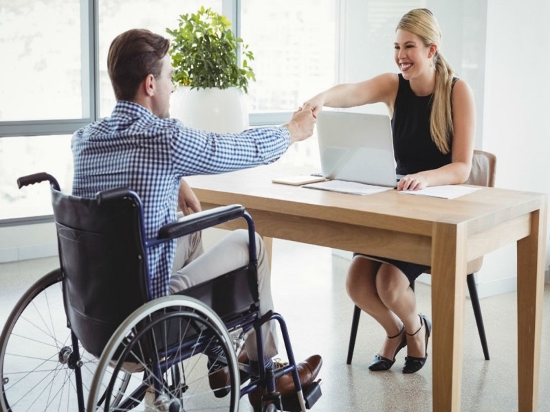 Що вимагають під час прийому на роботу у людей з інвалідністю