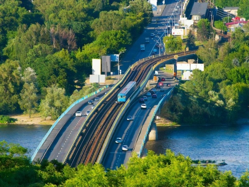 Найстарішим мостам Києва понад 70 років – скільки минуло часу від їх останнього капремонту
