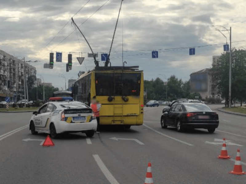 На Дарницькій площі – великий затор: шукайте інші шляхи проїзду