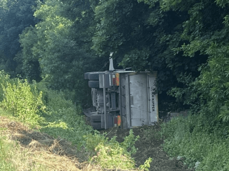 Відірвався тромб: на Київщині водій помер за кермом вантажівки