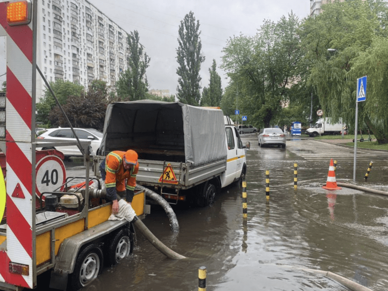 Куди повідомляти у разі підтоплень: киянам дали контакти служби