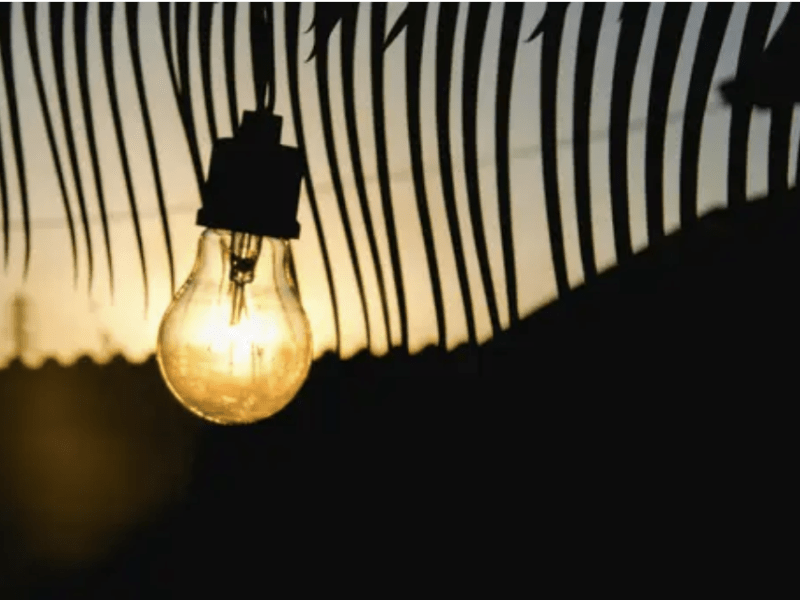 Споживайте електроенергію ощадливо: як у понеділок відключатимуть світло у Києві
