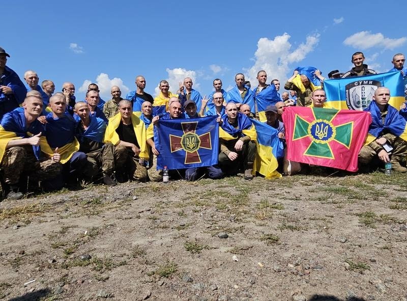 Ще 95 захисників повернулись з російського полону