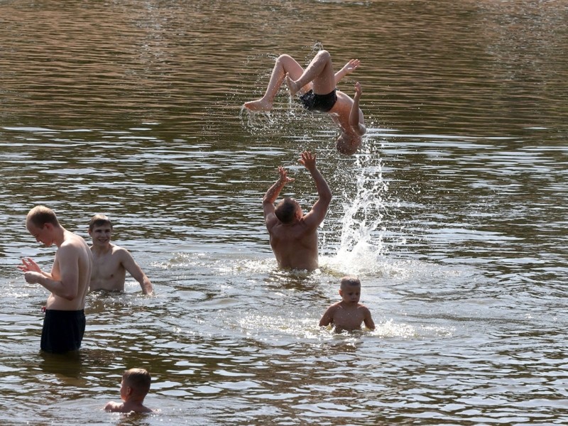 У Дніпрі та озерах Києва можна ляпатися годинами – температура води в столиці