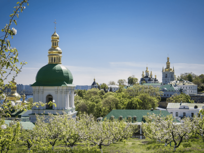 Нова екскурсія Печерськом і дитячий квест: киян та гостей столиці запрошують на безкоштовні прогулянки містом