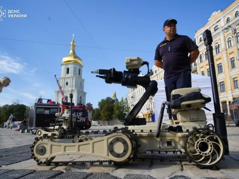 У Києві показують дрони і роботів, які гарантують ворогу неприємності та рятують українців