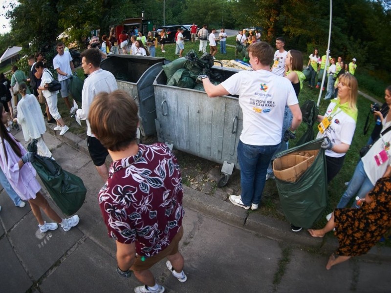 Киян кличуть долучитись Всесвітнього дня прибирання