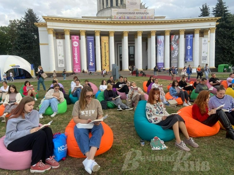 У Києві встановили рекорд читанням віршів Стуса