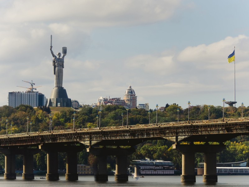 Тепла осінь триває: якої погоди чекати киянам у четвер